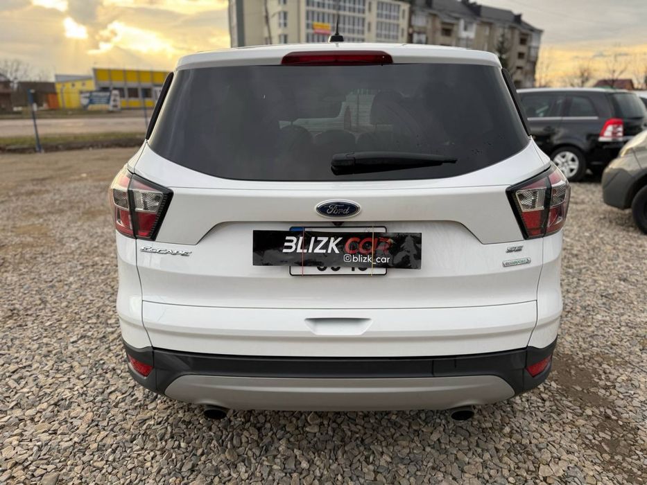 Форд ескейп 2016 рік