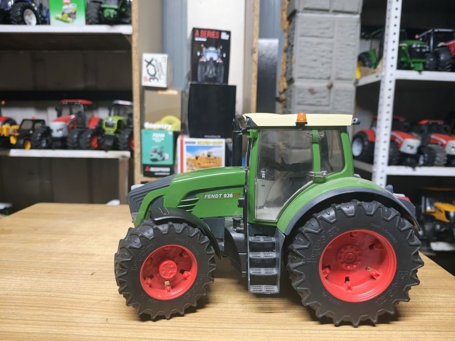 Bruder traktor fendt