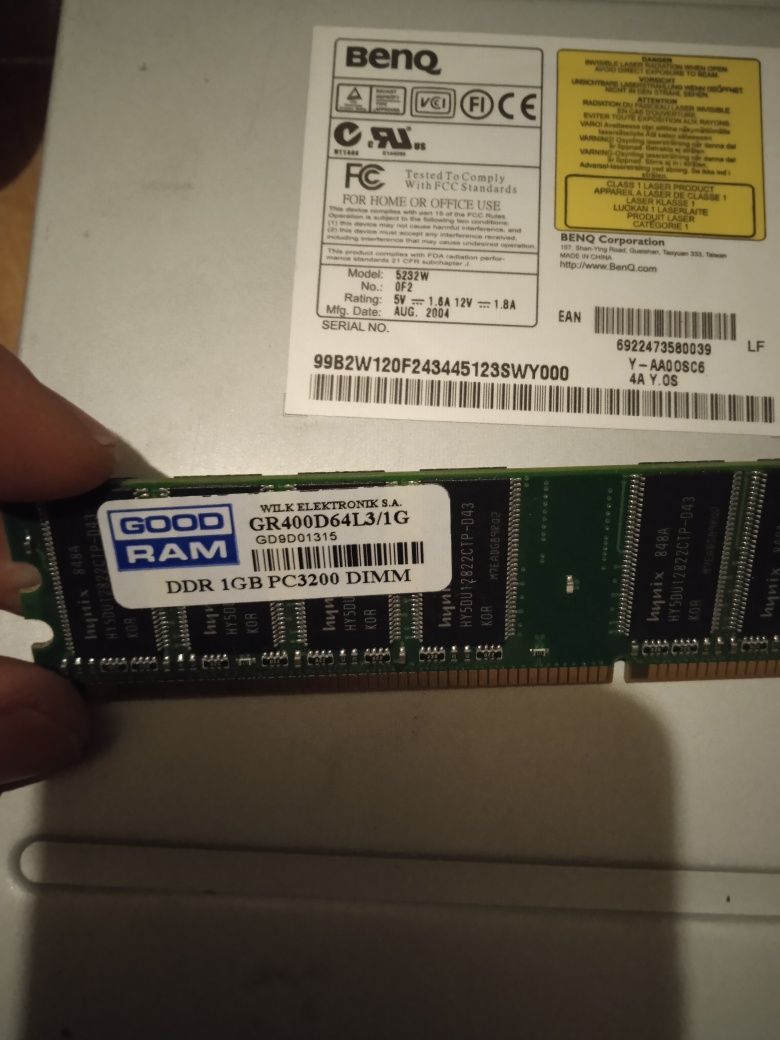 DDR  1gb pc3200dim CD Rom