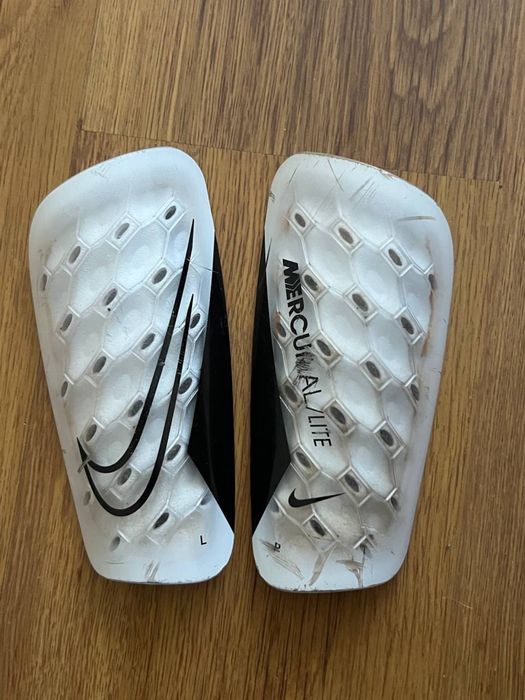 Щитки футбольні