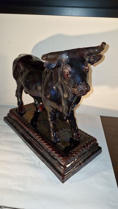 Touro de Manuel Mafra das Faiança das Caldas