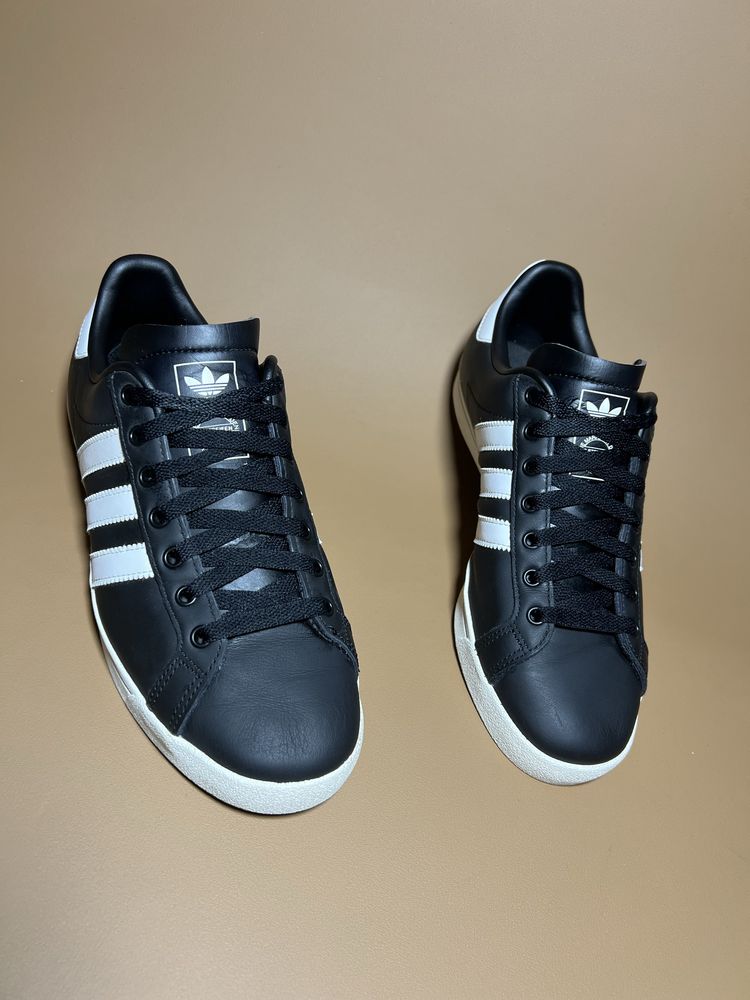 Кросівки  40р. Adidas Coast Star EE8901