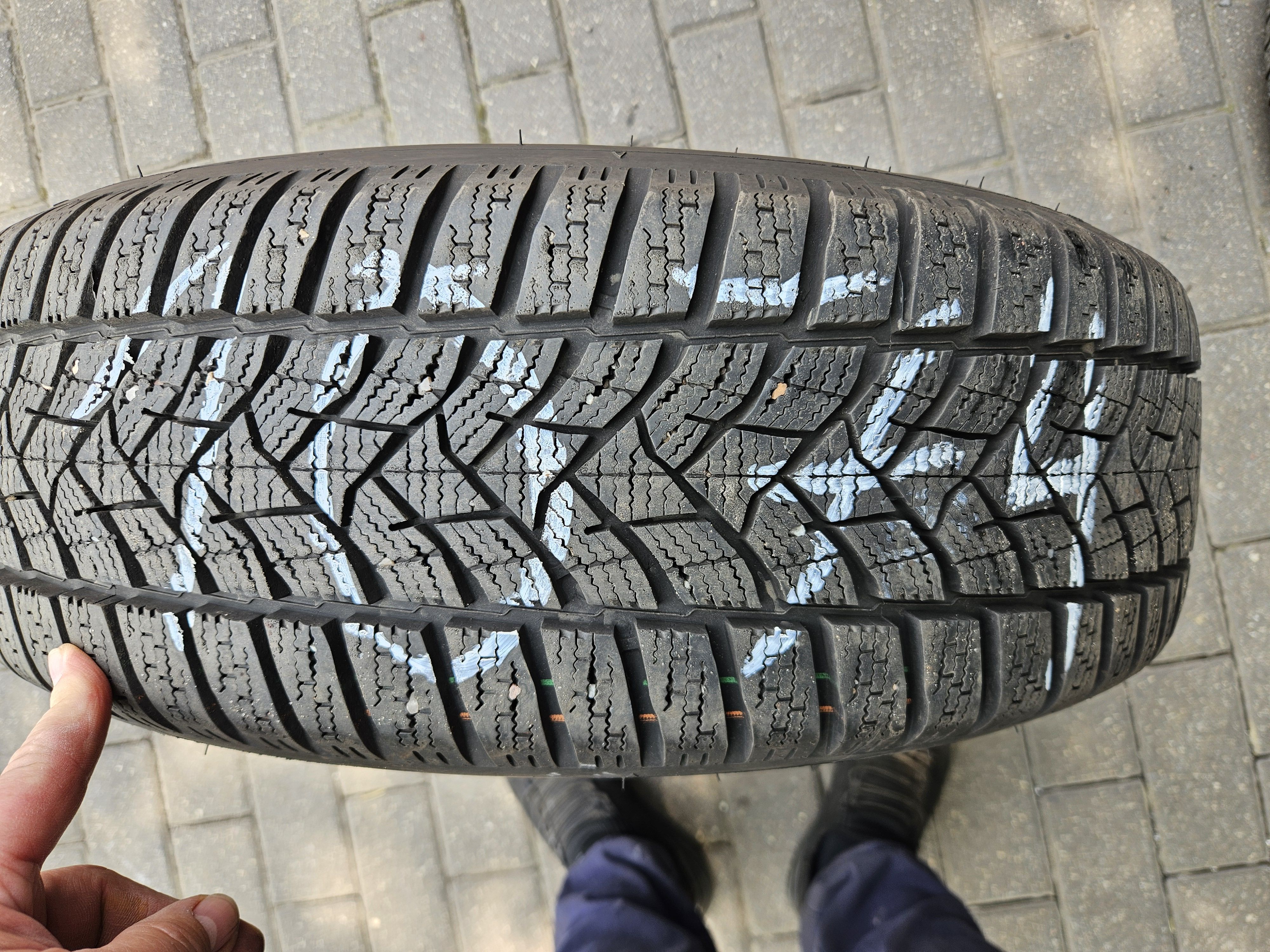 4x 205/60R16 96H XL Dunlop Winter Sport 5 / 2x 9mm + 2x 8mm [1074]
