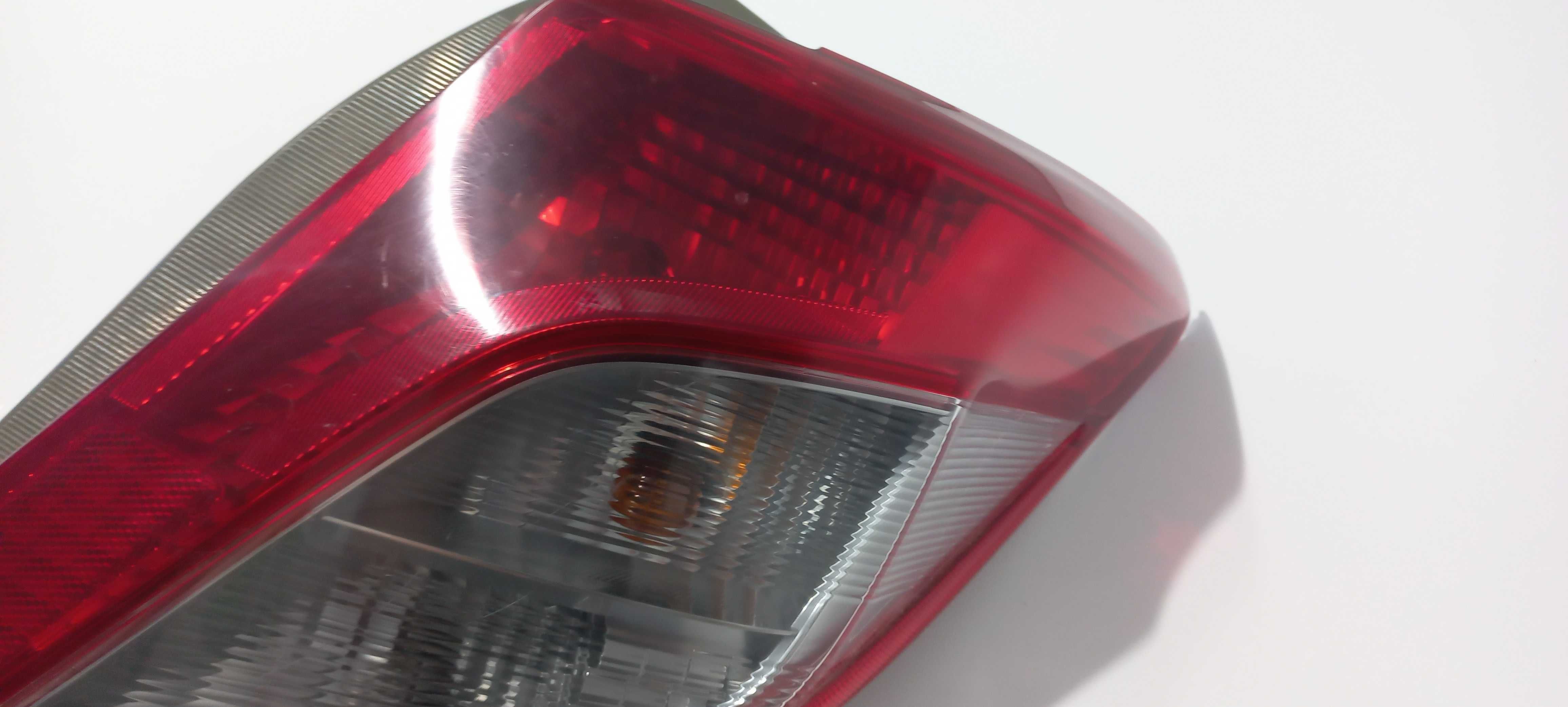 Toyota Yaris III lampa tylna prawa tył prawy Europa