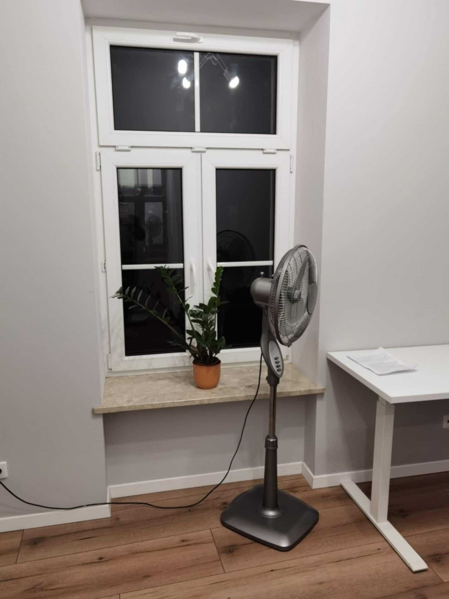 Room available next to metro m2 ideal for a student with a living room