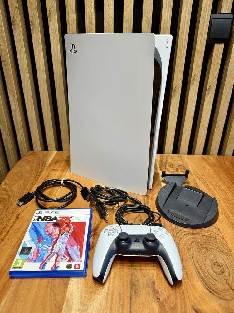 PS5 Playstation 5 z napędem + pad + kable + opakowanie + gra nba 2k22