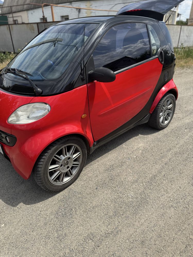 Smart авомобиль в хорошем состоянии свой