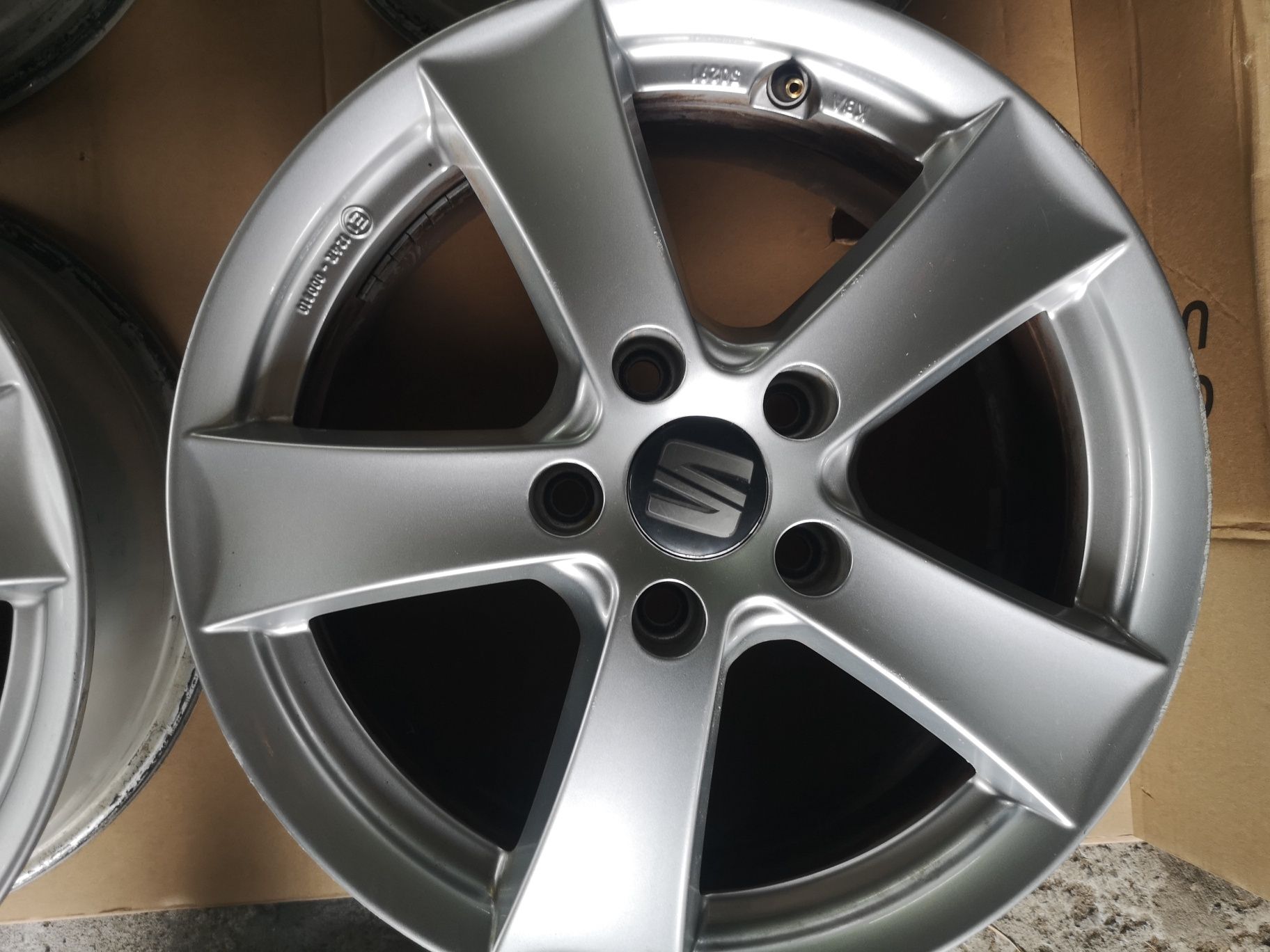 Piekne Alufelgi 5x112 R16 alutec  - 4szt