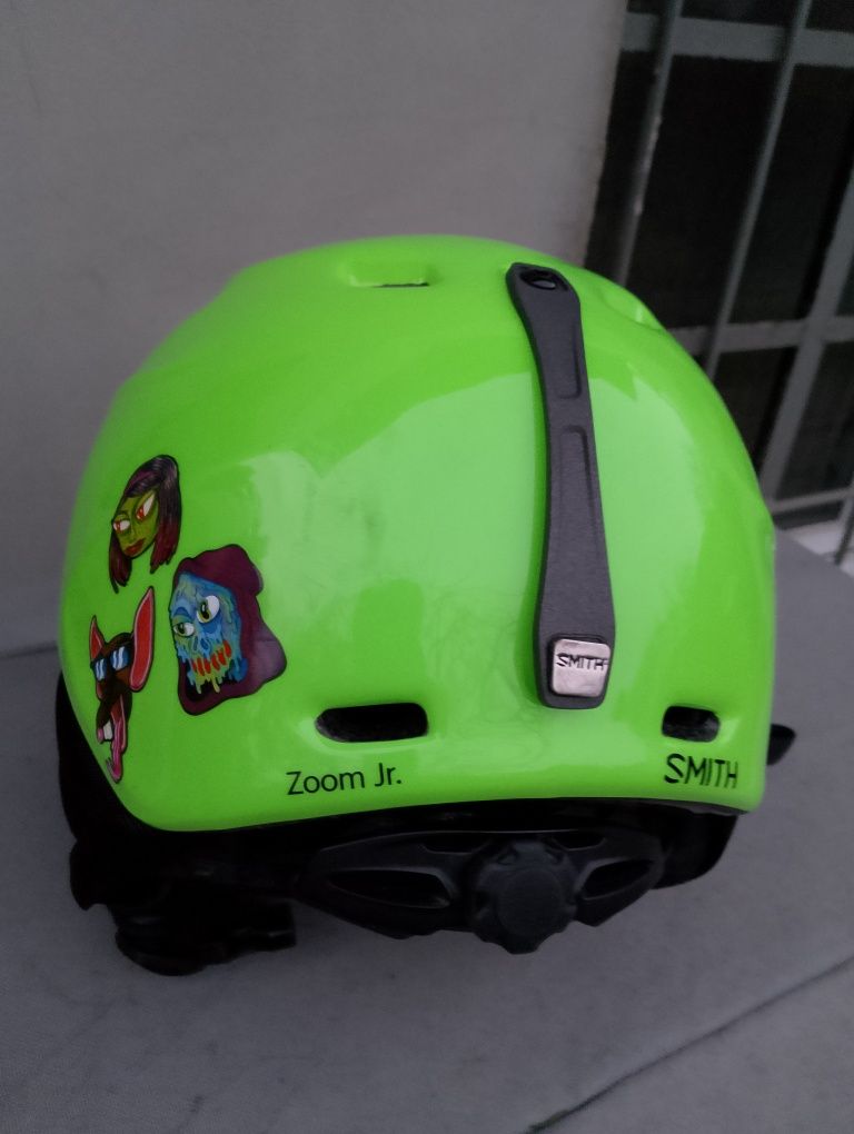 Kask oraz gogle chłopięce, wiek około 9-12 lat