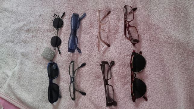 Oito pares de óculos