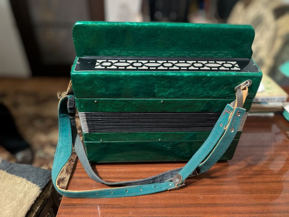 Баян Етюд 205м (в ідеальному стані, фактично новий)