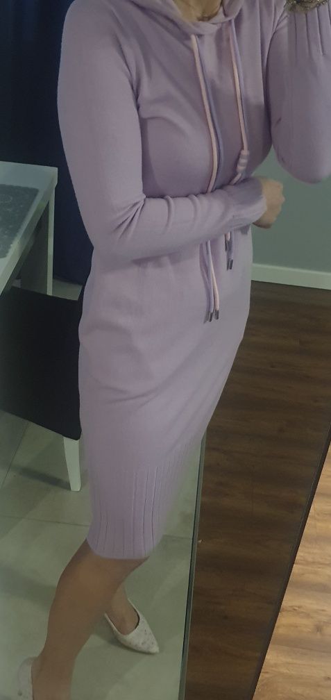 Liliowa sukienka sweterkowa dresowa