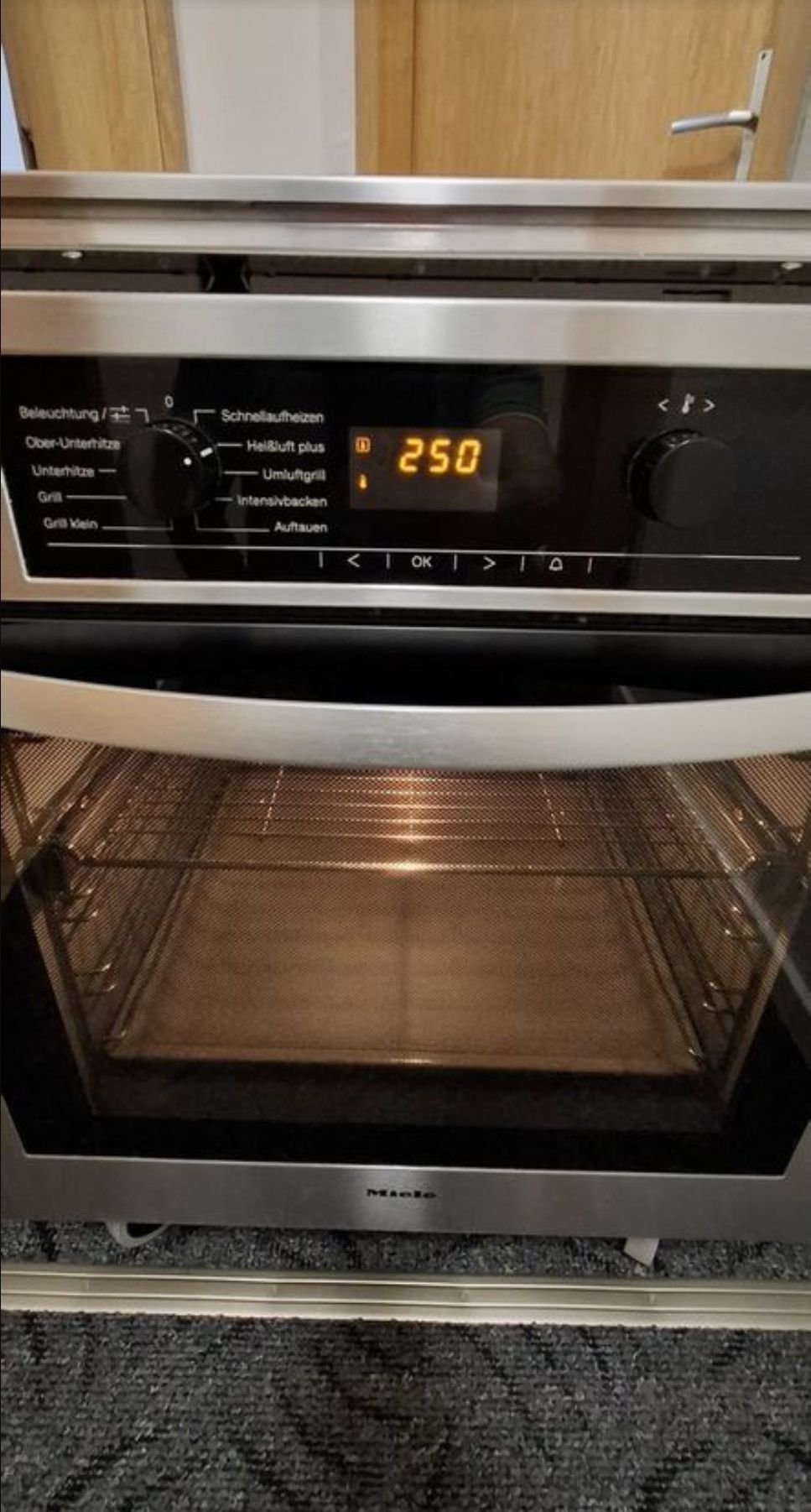 Piekarnik Miele H5140B pod zabudowę