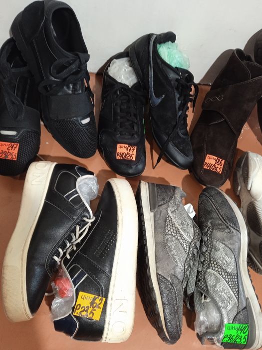 Женские кроссовки