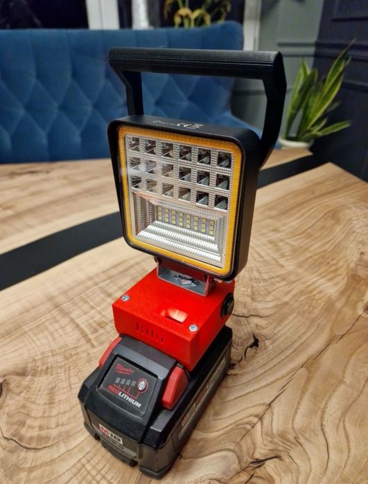 Lampa Milwaukee Naświetlacz Halogen