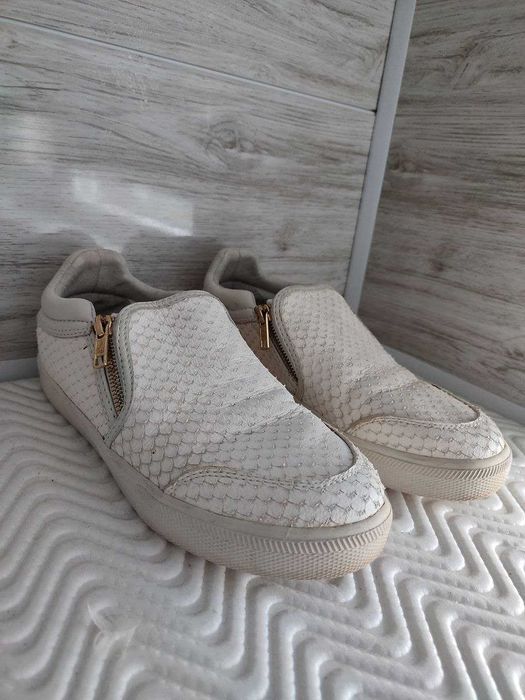 Кеди жіночі шкіряні на блискавці. 39 розмір.