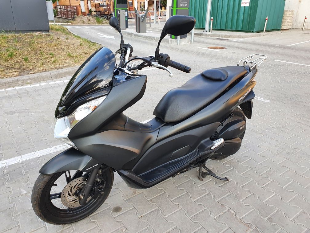 Yamaha Nmax 125 с контейнера макси скутер