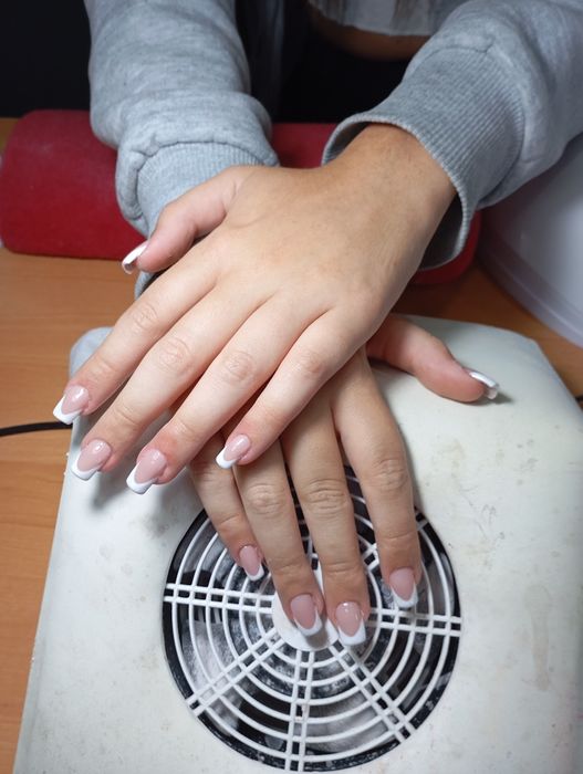Unhas de gel e gelinho
