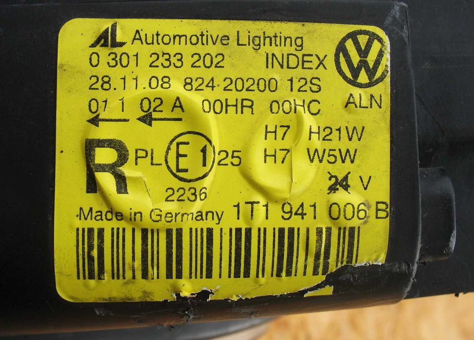 VW Touran I Lift 06-10r Lampa Prawa przód oryginał EU oem