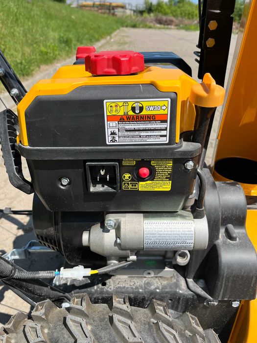 Dwustopniowa odśnieżarka spalinowa Cub Cadet NOWA z USA