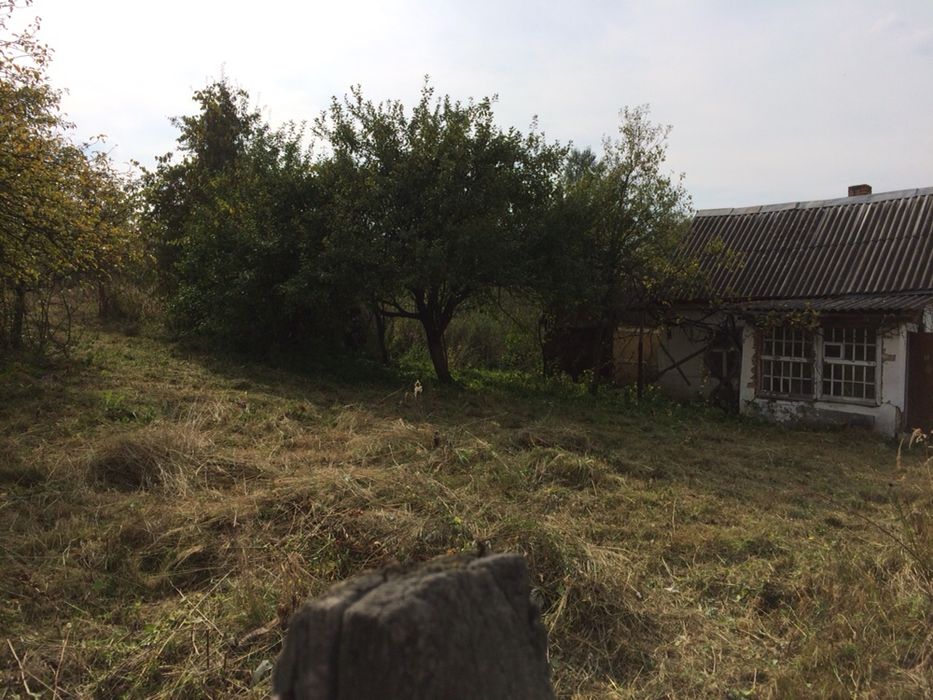 Продам дачну ділянку затишне спокійне місце.