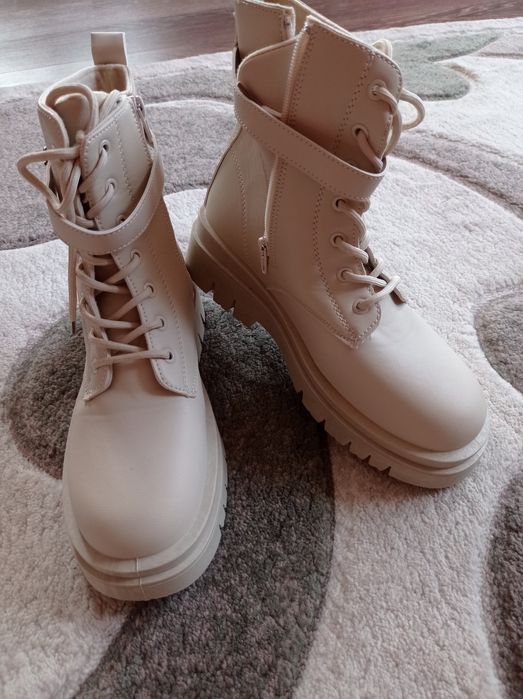 Ботінки Демі сезон