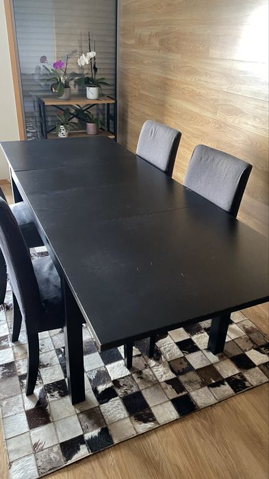 Mesa de jantar com 4 cadeiras Ikea