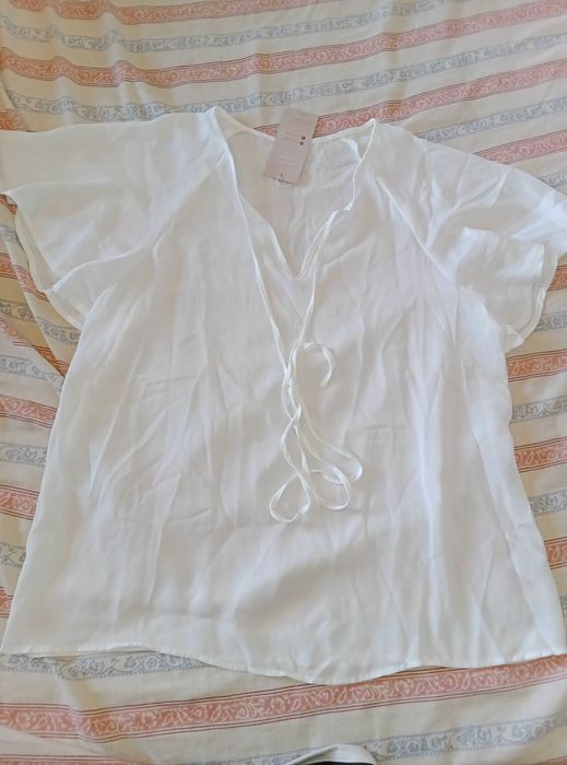 Duas blusas novas L e  XL
