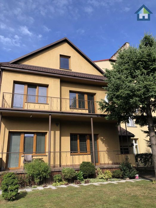 Przedwojenna WILLA w ponadczasowej architekturze w centrum miasta