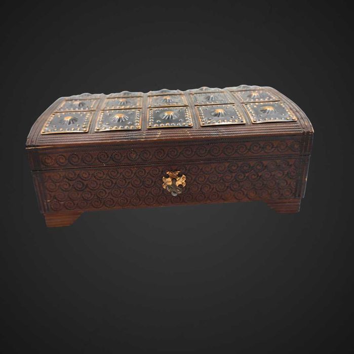 Szkatułka drewniana okuta blacha miedzianą B5/062975