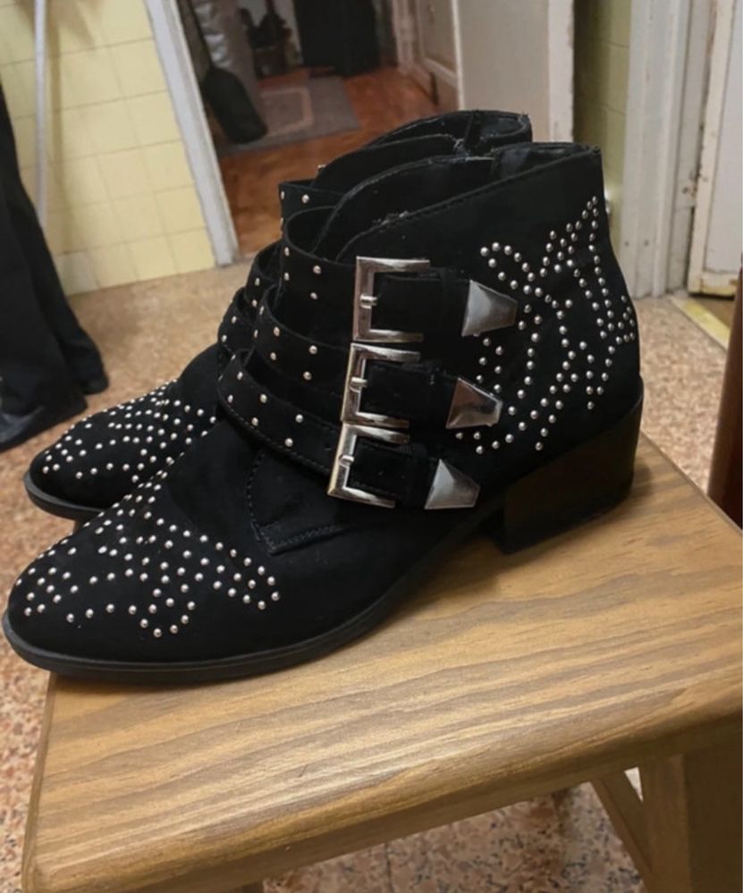 Botas pretas com tachas primark 38