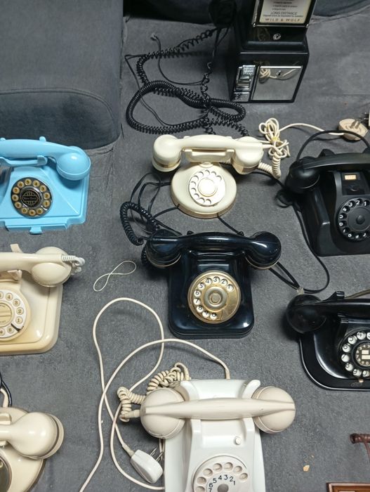 Telefones antigos e vintage