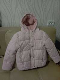 Бомбезна куртка для дівчинки.