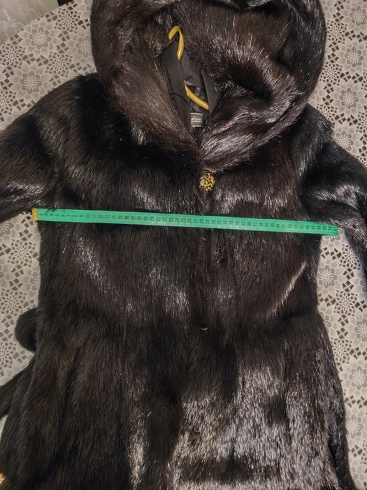 Полушубок з нутріїї з капюшоном