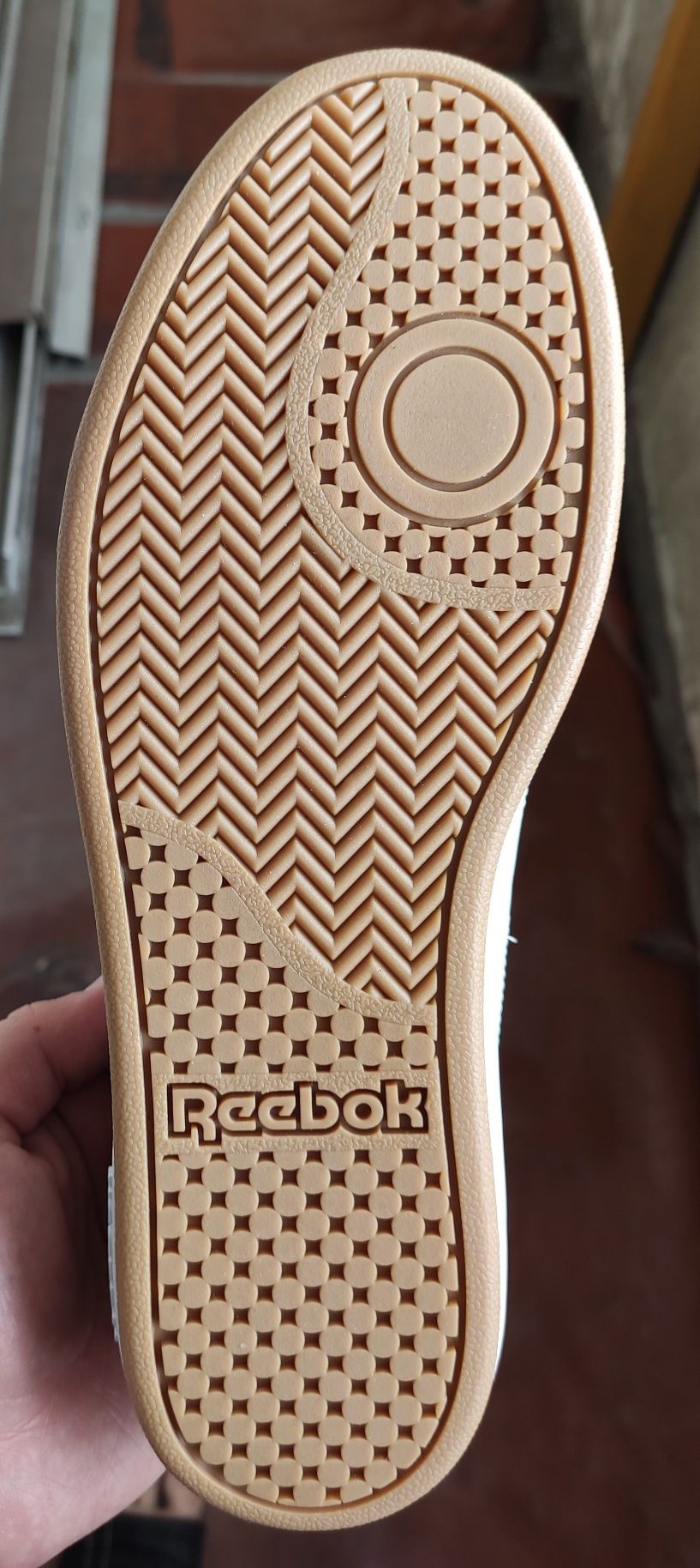 Кроссовки Reebok. 42р. (белые) оригинал Вьетнам