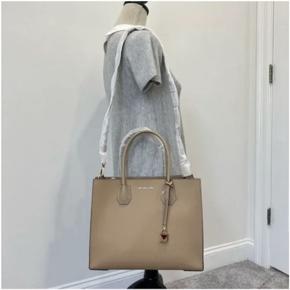 Michael Kors Mercer Large Saffiano