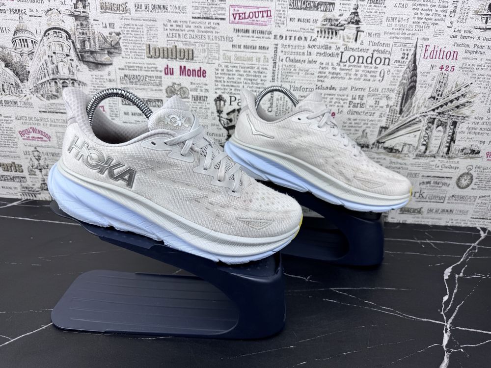 Кроссовки Hoka One One Clifton 9 Розмір 40.5 / Original Взуття