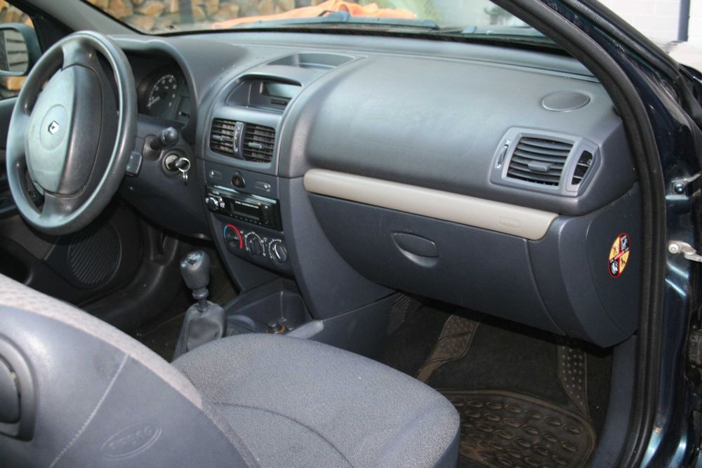 Sprzedam renault clio 2 2004 r 1.2 Doinwestowany