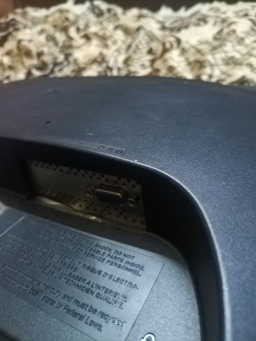 Монитор LG W2243S-PF