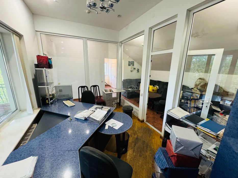 Продаж ресторану, Дрогобич, 533 м.кв., центр міста, БЕЗ КОМІСІЇ,