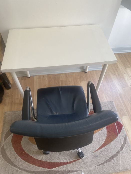 Mesa + Cadeira de escritorio