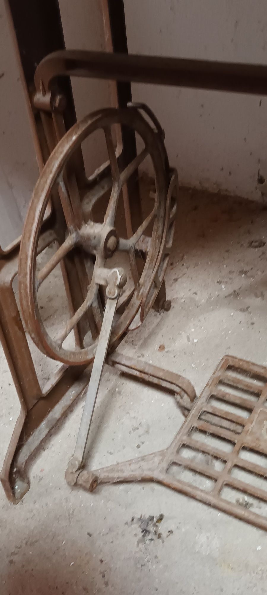 Vendo máquinas de costura antigas