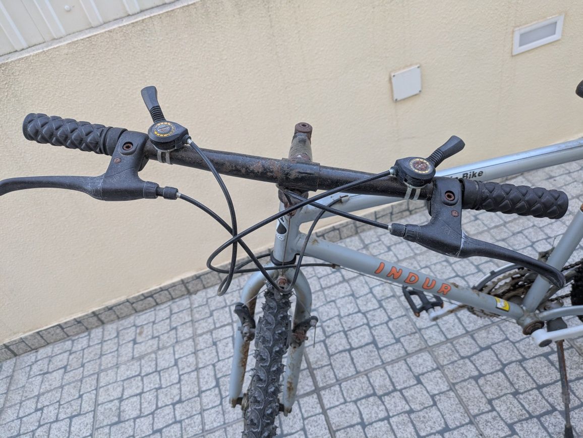 2 Bicicletas com mudanças