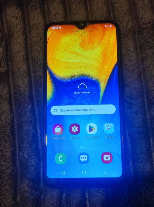 Продам телефон samsung a20e