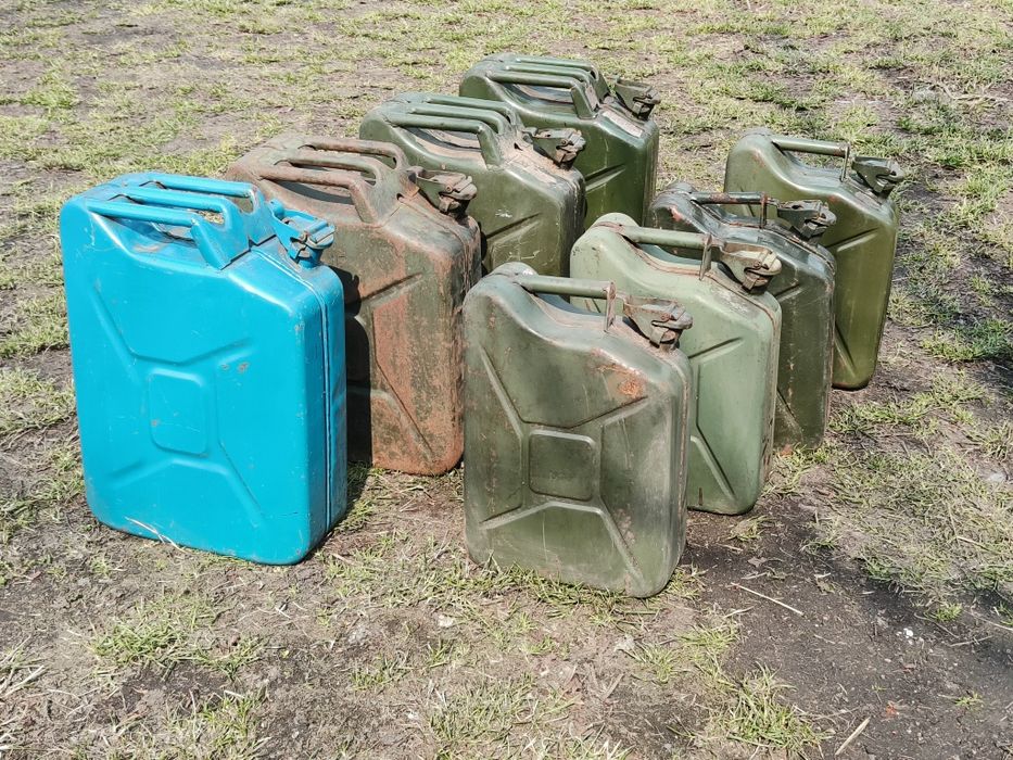Stary Kanister Metalowy 20l Kanistry Metalowe 10l Na Paliwo Zestaw PRL