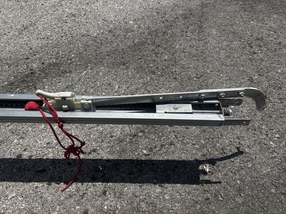 Motor eletrico de garagem
