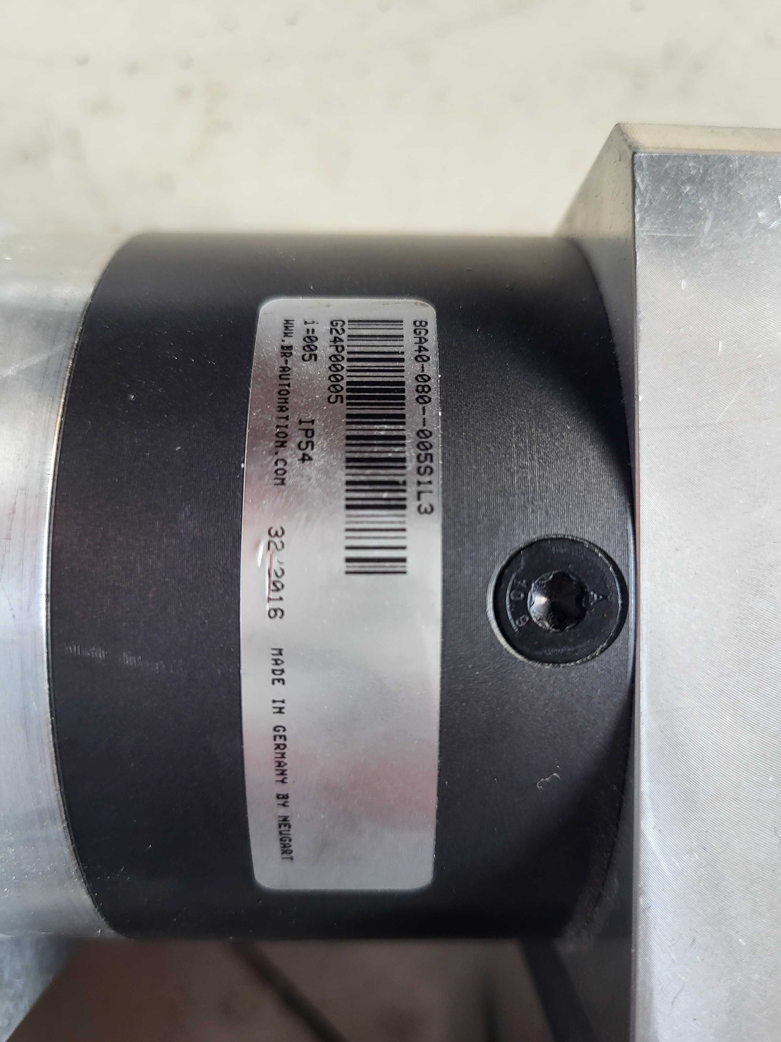 Serwomotor 400V 2,1Nm 3000rpm + przekładnia planetarna 1:5 IP64