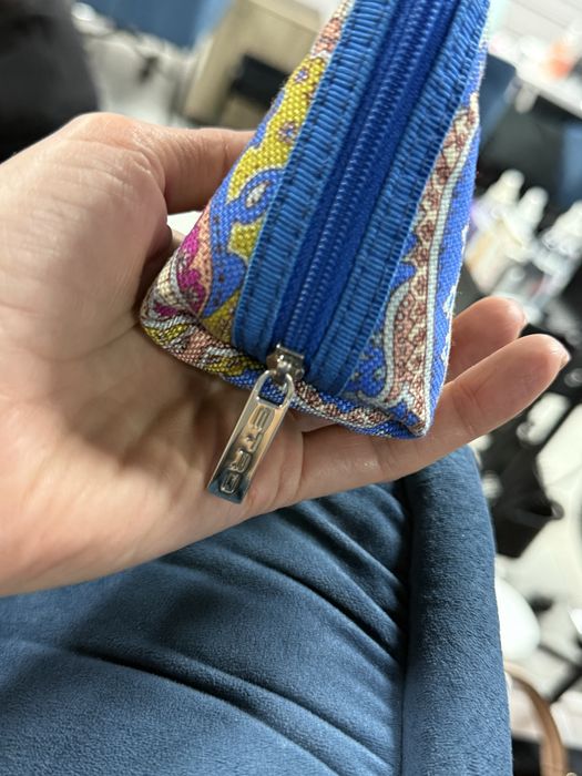 Продам косметичку Etro, оригинал, куплена в Ароматеке