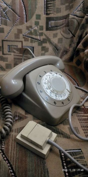Стационарный дисковый телефон TELECOM