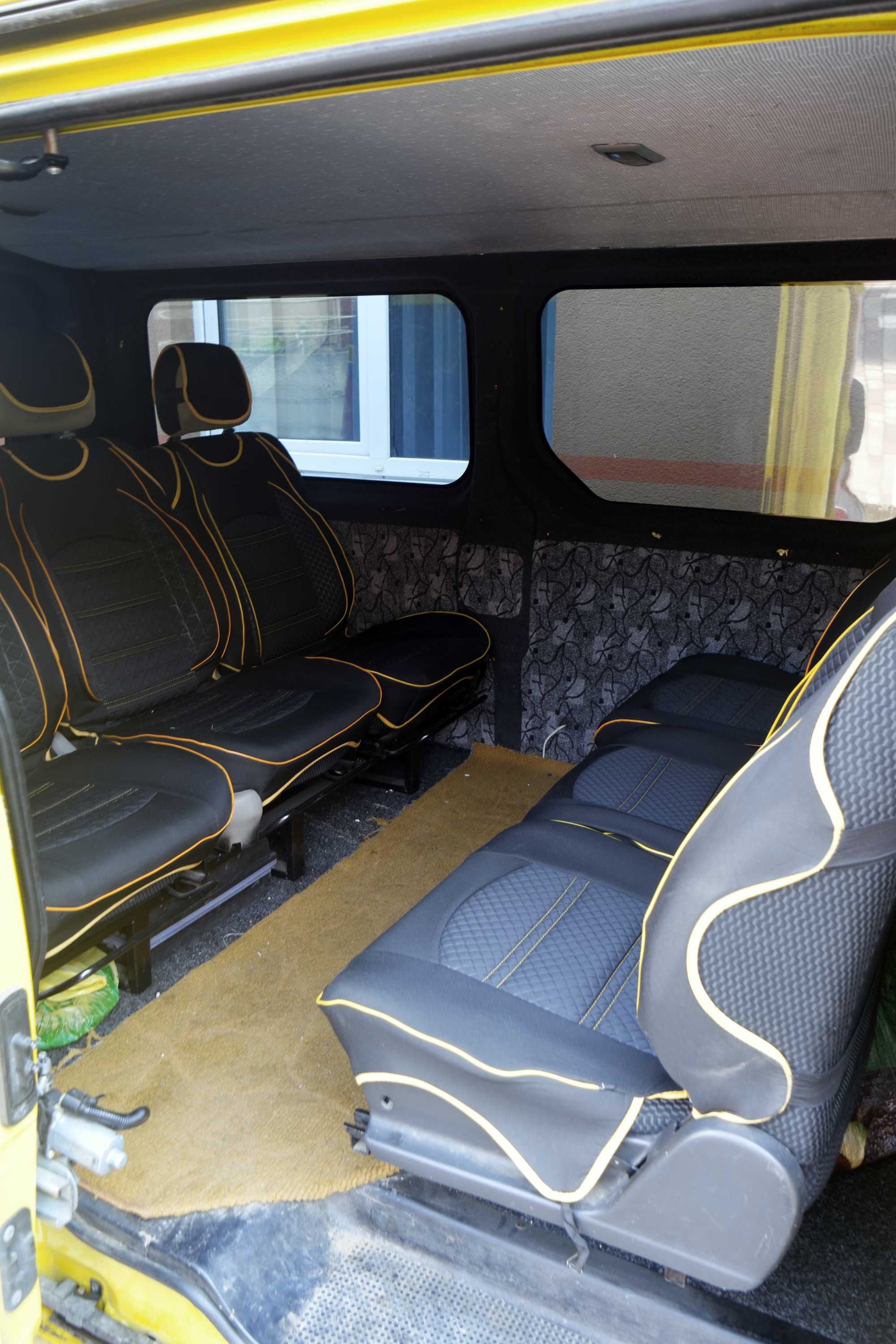 Мінівен Opel Vivaro 2.0 пасажирський 8+1  2007р.